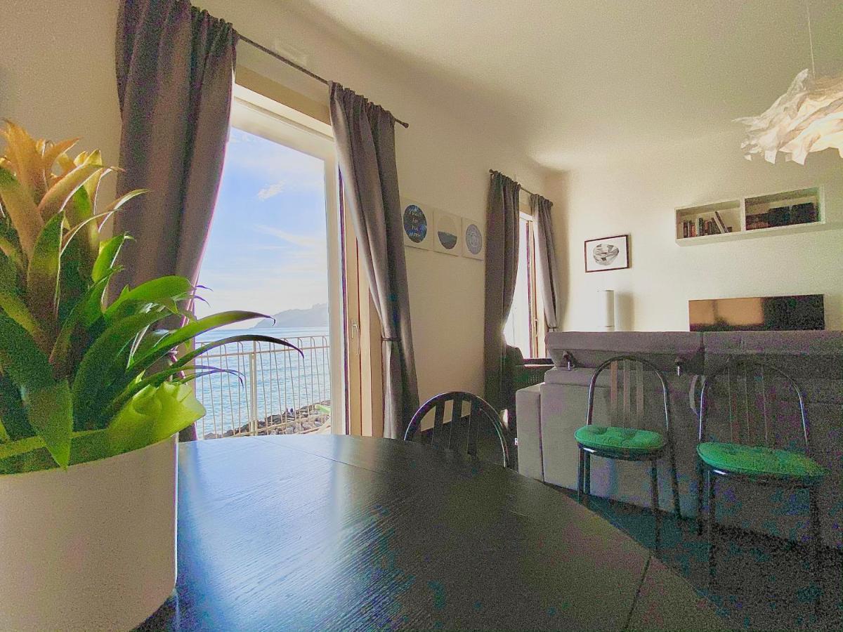 Bright With Sea View Balcony Appartamento Salerno